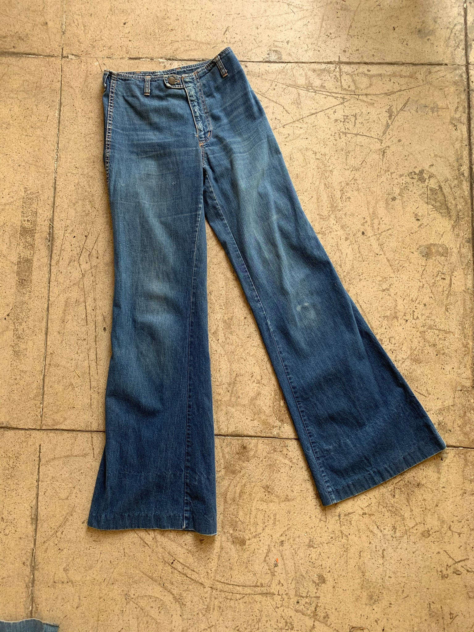 Vintage 70s Womens Dark Wash Bell Bottom Jeans -  Canada